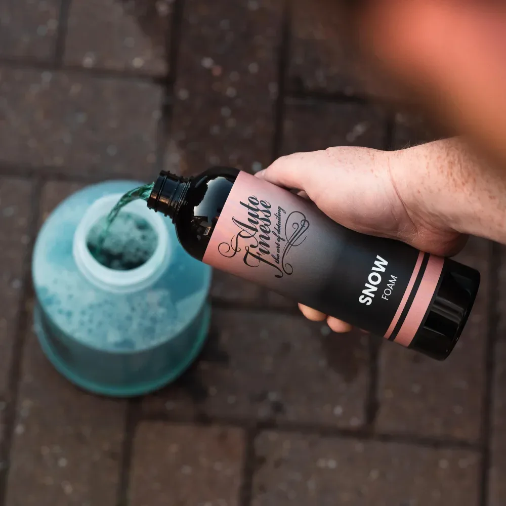 Aktivní pěna Auto Finesse Essentials Snow Foam 500 ml — detail produktu 2