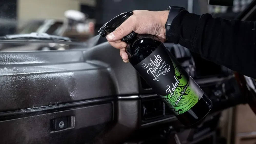 Čistič interiéru Auto Finesse Total 1000 ml — detail produktu 2