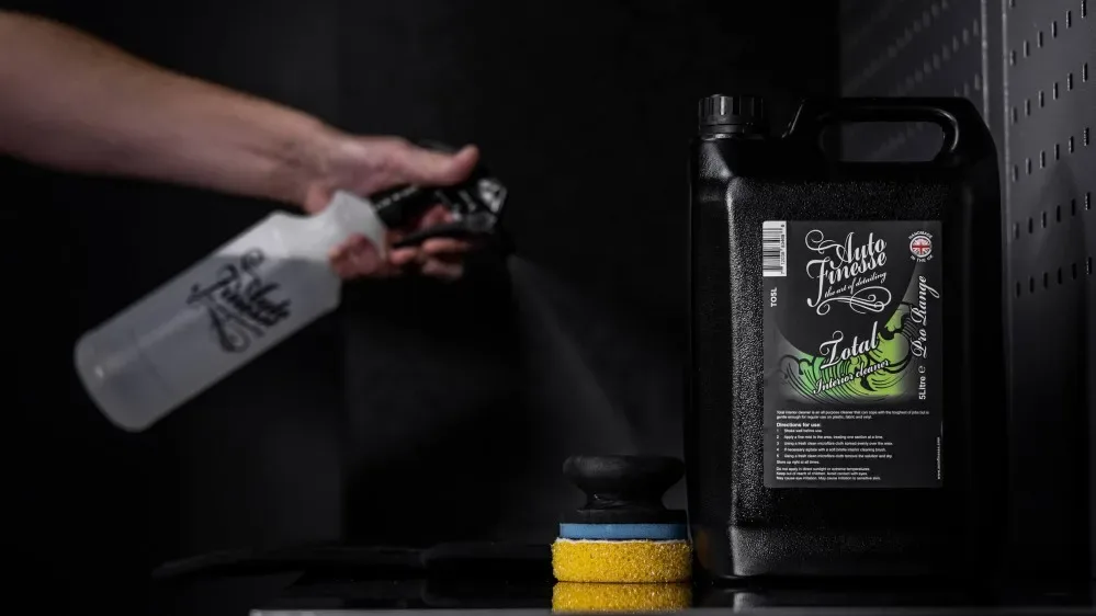 Čistič interiéru Auto Finesse Total 5000 ml — detail produktu 3
