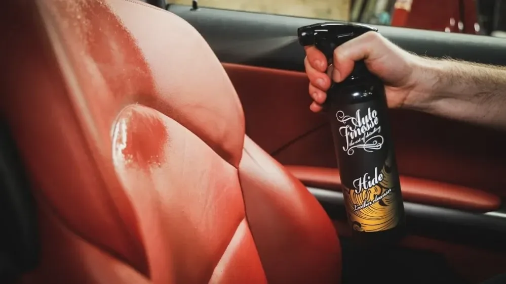 Čistič kůže Auto Finesse Hide 250 ml — detail produktu 2