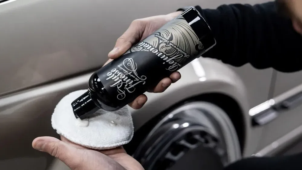 Čistící leštěnka pro přípravu na voskování Auto Finesse Rejuvenate 250 ml — detail produktu 2