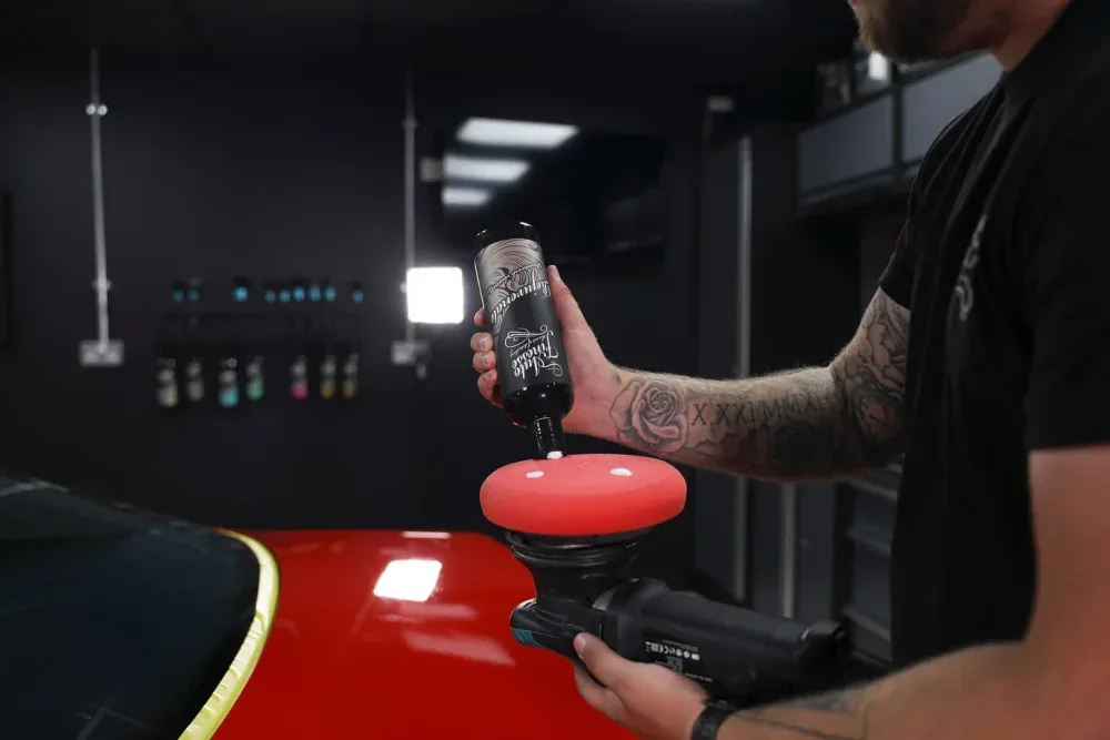 Čistící leštěnka pro přípravu na voskování Auto Finesse Rejuvenate 500 ml — detail produktu 3