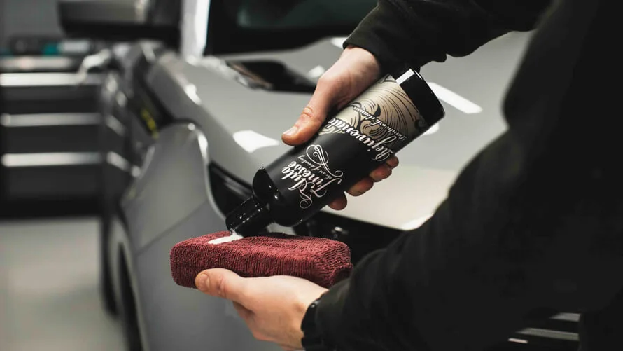 Čistící leštěnka pro přípravu na voskování Auto Finesse Rejuvenate 500 ml — detail produktu 4