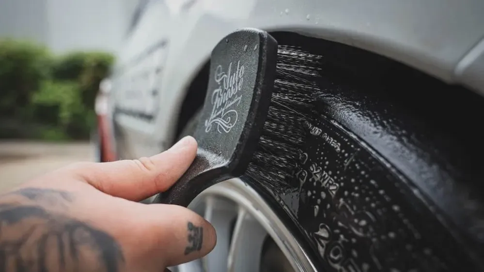 Kartáč na pneumatiky Auto Finesse Rubber Scrubber — detail produktu 3