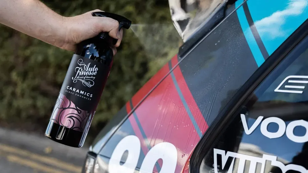 Keramický detailer na exteriér Auto Finesse Caramics Gloss 1000 ml — detail produktu 2