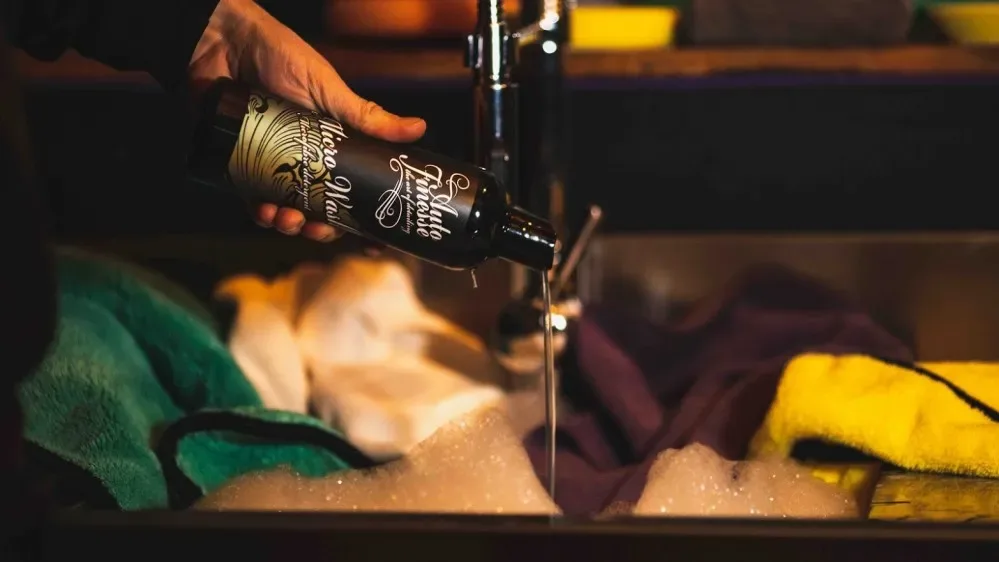 Koncentrovaný přípravek Micro Wash na praní mikrovláknových utěrek Auto Finesse 500 ml — detail produktu 3