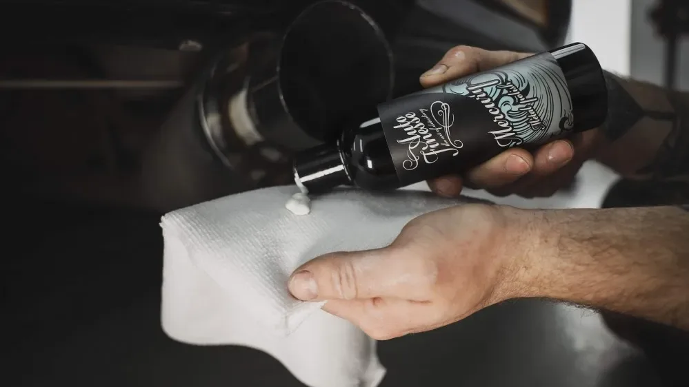 Leštěnka na kovy a výfuky Auto Finesse Mercury 250 ml — detail produktu 4