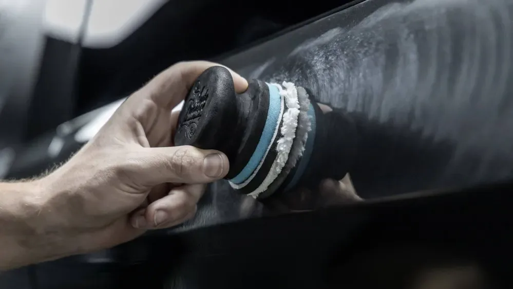 Leštěnka s voskem vše v jednom Auto Finesse Tripple 1000 ml — detail produktu 3