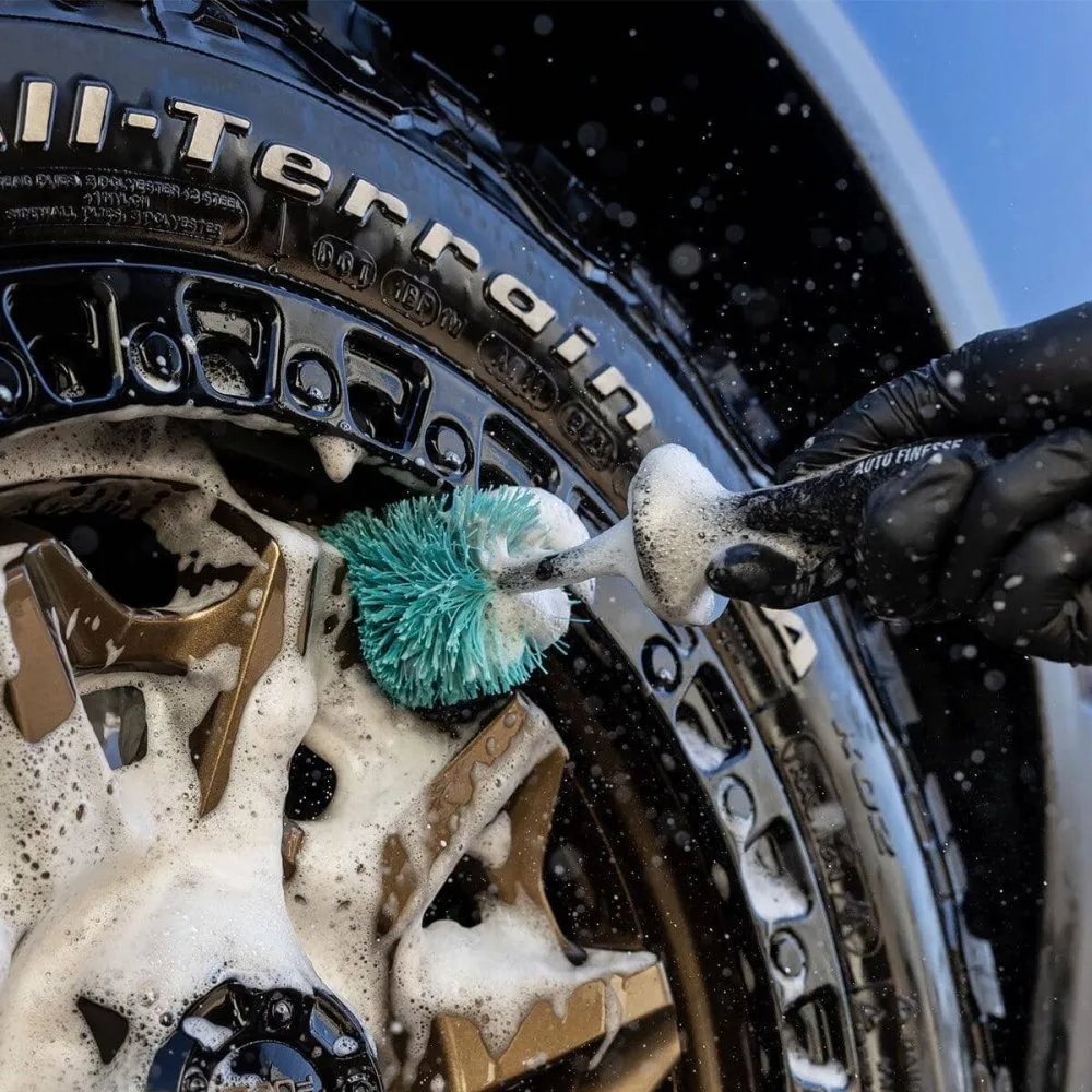 Malý chemicky odolný kartáč na kola Auto Finesse Mini Barrel — detail produktu 5