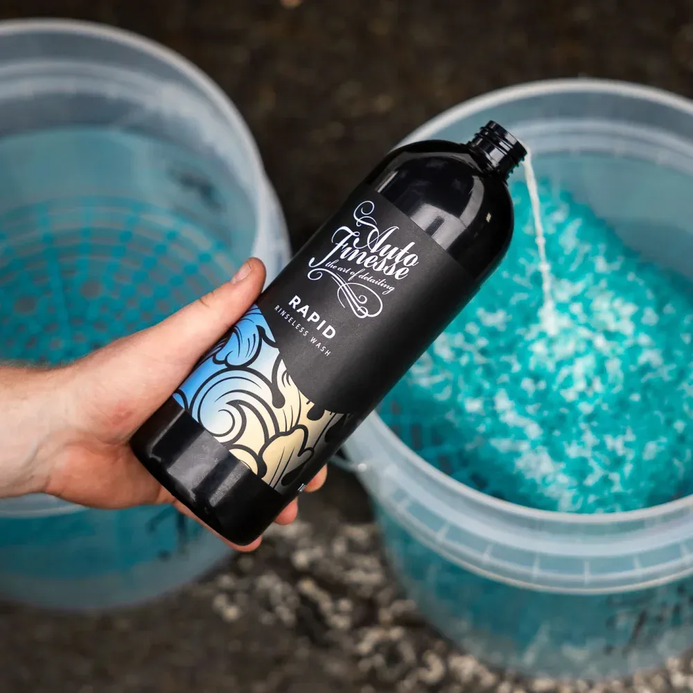 Mytí bez vody Auto Finesse Rapid 2,5 litru — detail produktu 3