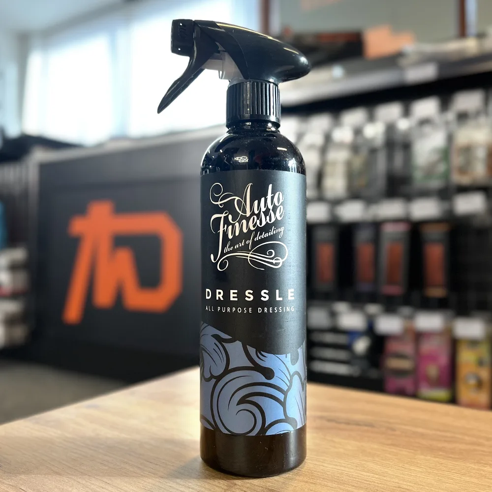 Oživovač a ochrana plastů v interiéru Auto Finesse Dressle 500 ml — detail produktu 2