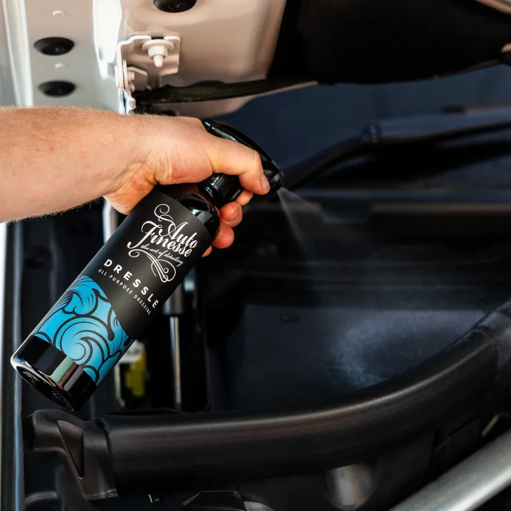 Oživovač a ochrana plastů v interiéru Auto Finesse Dressle 500 ml — detail produktu 3