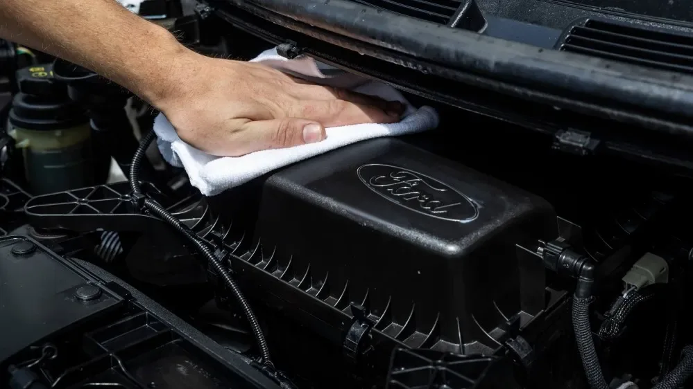Oživovač a ochrana plastů v interiéru Auto Finesse Dressle 5000 ml — detail produktu 5