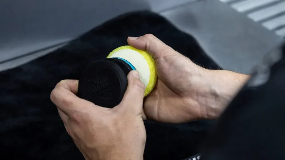 Pěnový aplikátor Auto Finesse Scrubi Spot — detail produktu 2