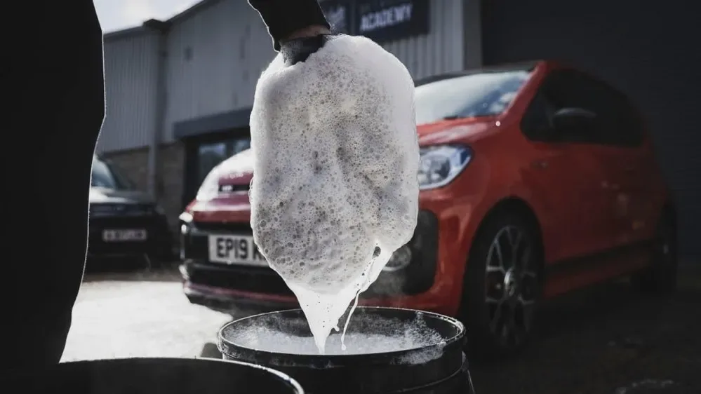 PH neutrální autošampon Auto Finesse Lather 5000 ml — detail produktu 4