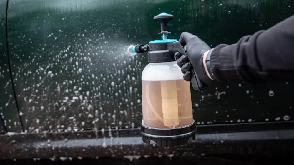 Předmytí bez pěny Auto Finesse Dynamite 2500 ml koncentrát — detail produktu 2
