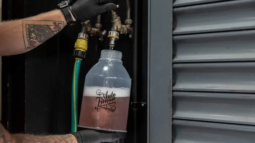 Předmytí bez pěny Auto Finesse Dynamite 5000 ml koncentrát — detail produktu 2