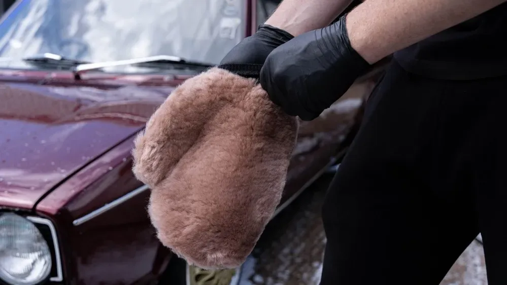 Prémiová mycí rukavice z ovčí vlny Auto Finesse Ultra Soft — detail produktu 2