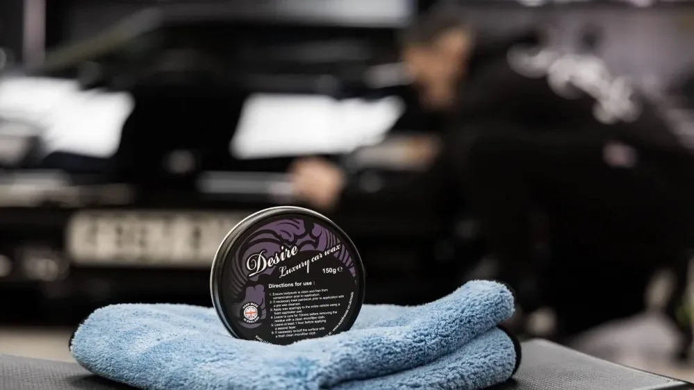 Premiový karnaubský vosk Auto Finesse Desire 150 g — detail produktu 5