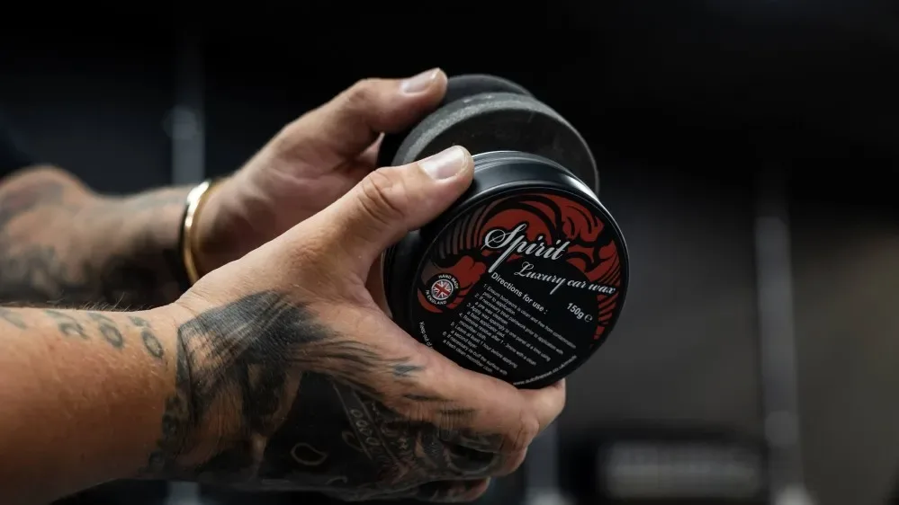 Premiový karnaubský vosk Auto Finesse Spirit 150 g — detail produktu 2