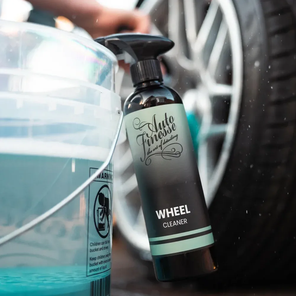 Šetrný čistič kol Auto Finesse Essentials Wheel Cleaner 500 ml — detail produktu 4