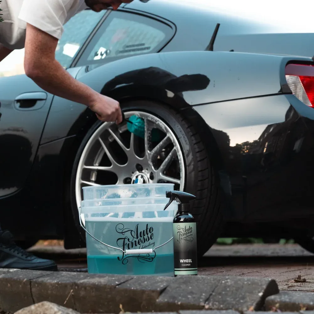 Šetrný čistič kol Auto Finesse Essentials Wheel Cleaner 500 ml — detail produktu 5