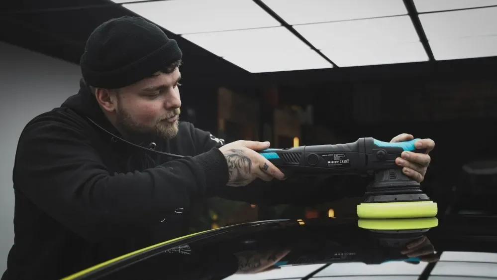Střední leštící pasta Auto Finesse Revitalise No:2 pro druhý krok leštění 500 ml — detail produktu 4