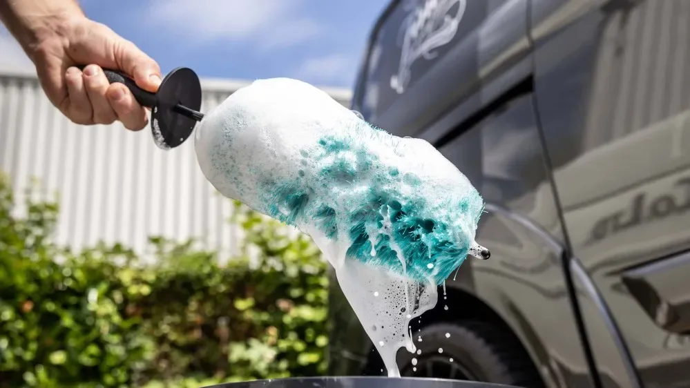 Velký chemicky odolný kartáč na kola Auto Finesse Barrel — detail produktu 3