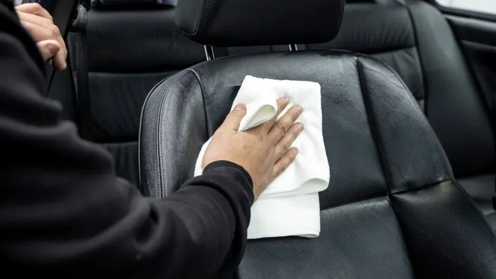 Vyživení kůže a kondicionér Auto Finesse Hide 500 ml — detail produktu 3
