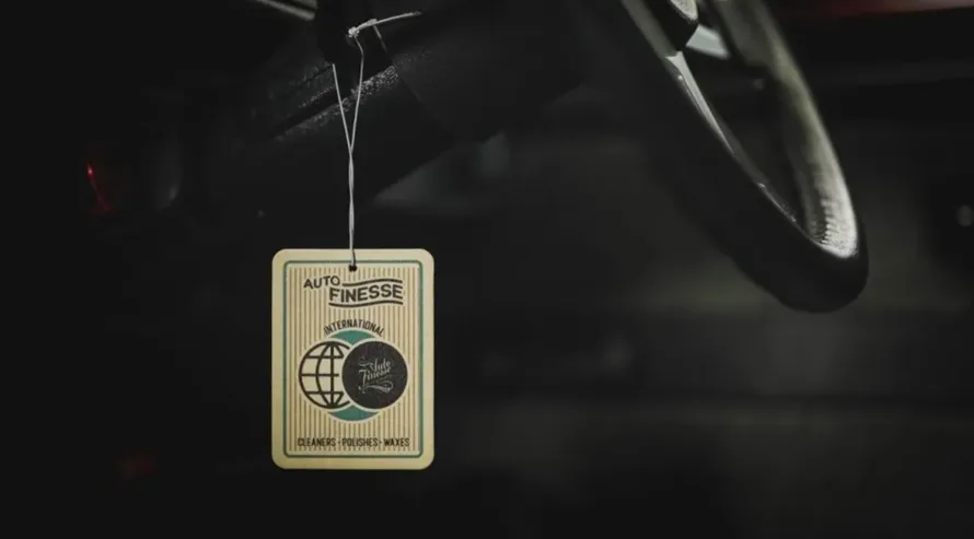 Závěsná vůně Auto Finesse Yesteryear Retro — detail produktu 2