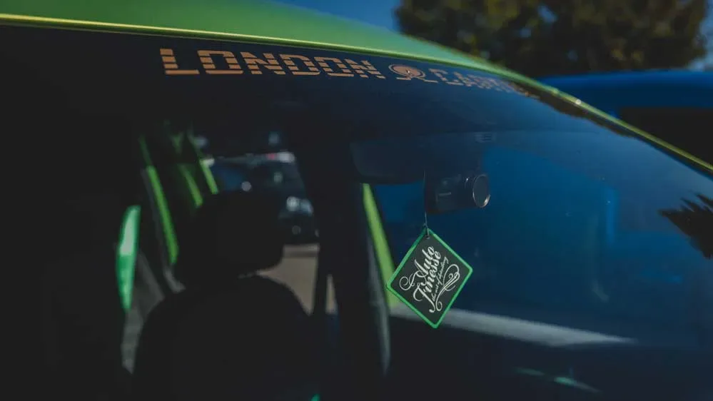 Závěsná vůně do auta Auto Finesse Sweet Shop - tropické ovoce — detail produktu 3